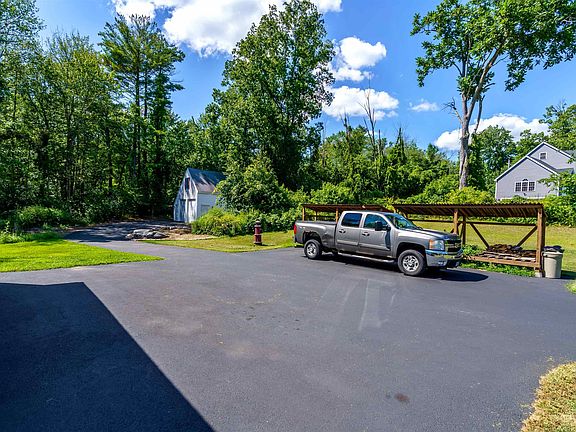 4th image of 14 Blackstone Circle