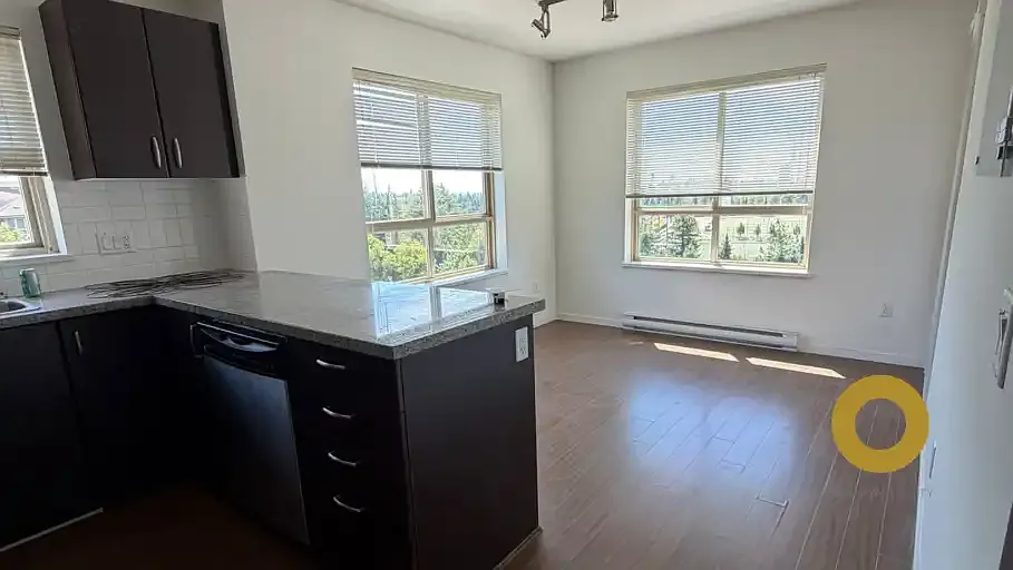 3 bed, 2.0 bath, 1259 sqft, $3,700 — Photo 2