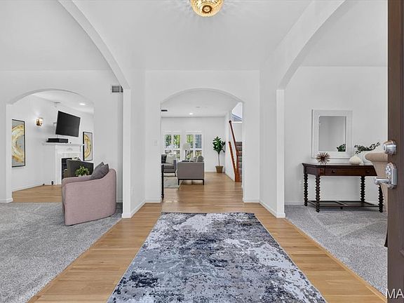 2nd image of 902 Stablefield Ct