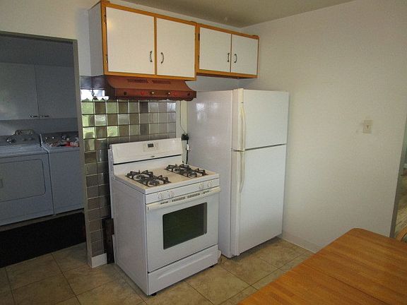 5th image of 1327 Imperial Ave