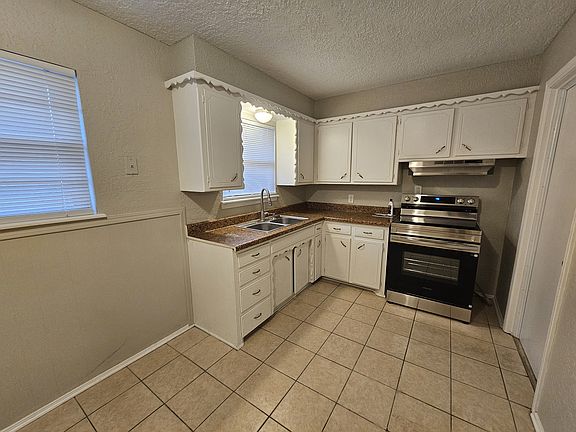 3rd image of 6428 NW Compass Dr
