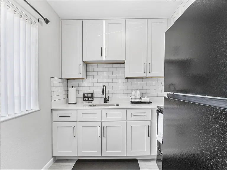 Bella Sol Apartments — Photo 28