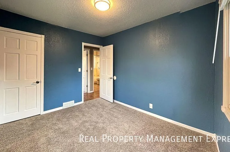 808 S Glendale Ave — Photo 21