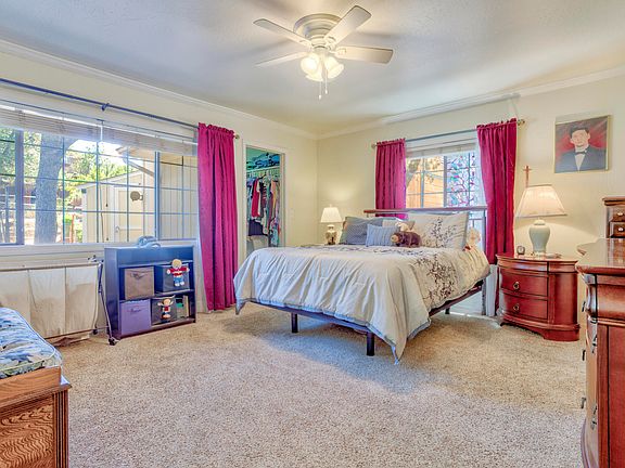 4th image of 505 N Manzanita Dr