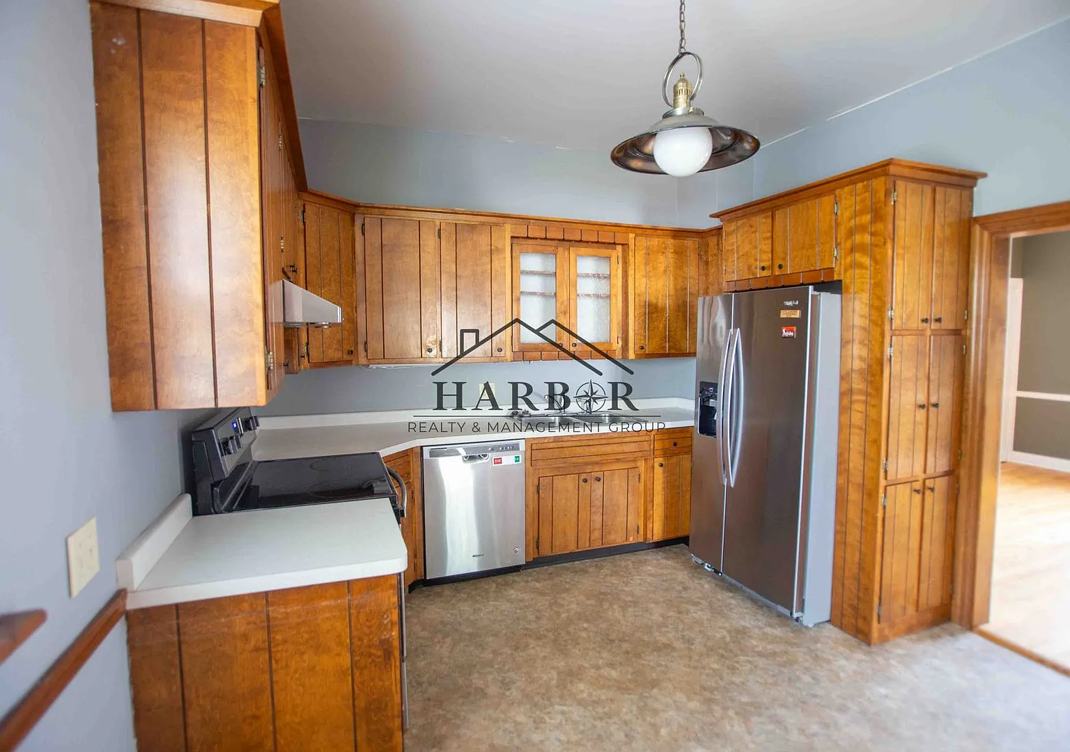 3 bedroom 2.5 bathroom home with a fully fenced yard! — Photo 1
