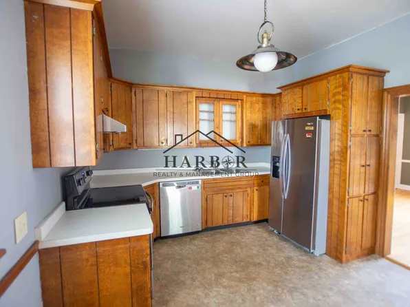 825 6th Ave SW, Rochester, MN 55902