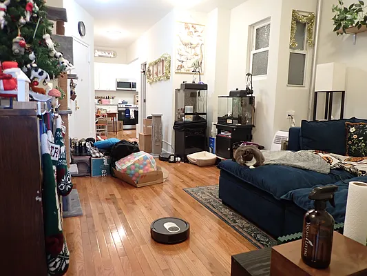 Rented by Hakeem Shahid, LREB | media 8