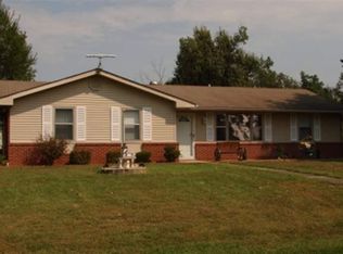 20 Windsor Dr, Calvert City, KY 42029