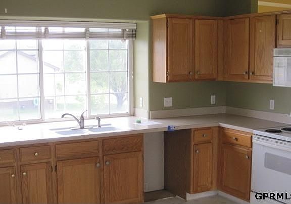2nd image of 1302 Santa Fe Cir