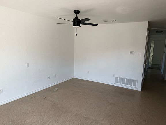 3rd image of 809 W Avenue D Unit B