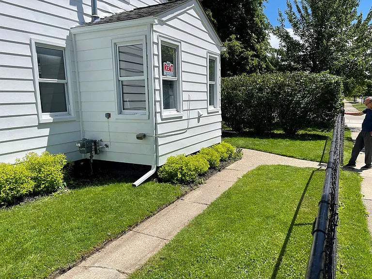 2301 Barrett Ave — Photo 9