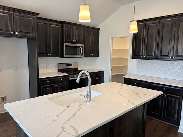 604 Caladium Dr — Photo 11
