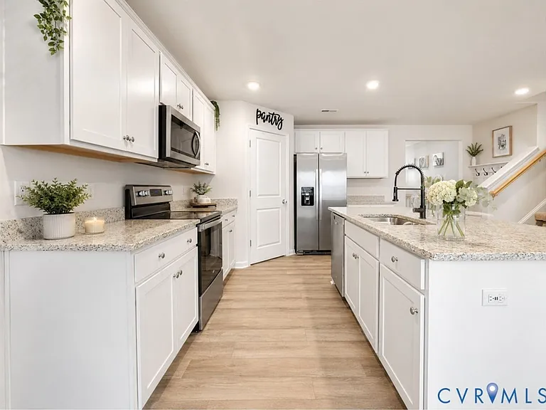 7754 Lovegrass Ter — Photo 5