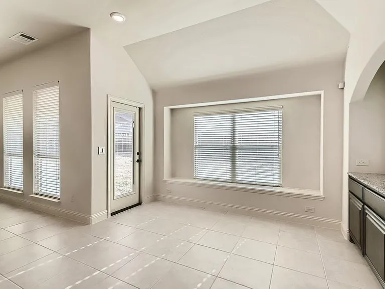 3216 Creekhaven Dr — Photo 18