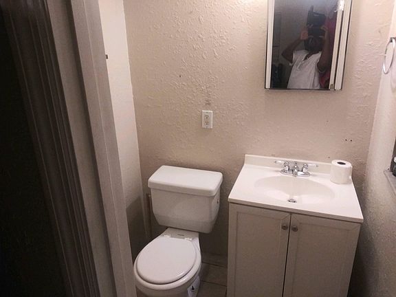 4th image of 2802 Juanita Avenue
