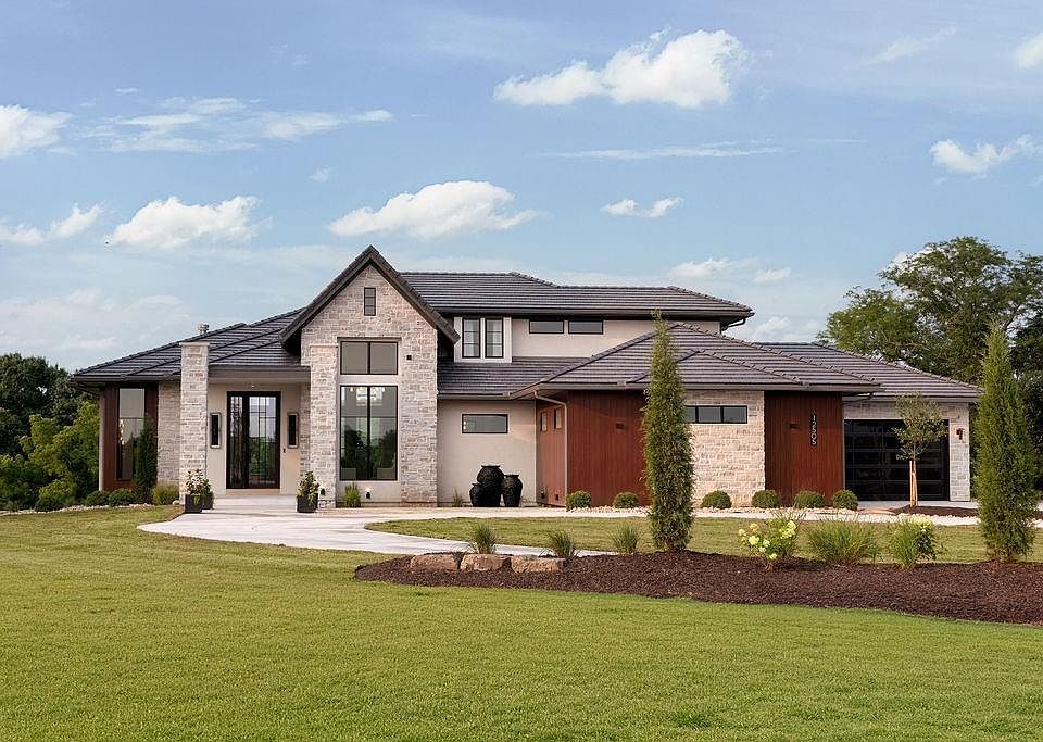 1st image of 12505 NW Copper Hill Ct