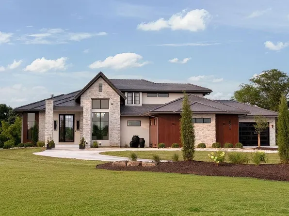 12505 NW Copper Hill Ct, Parkville, MO 64152