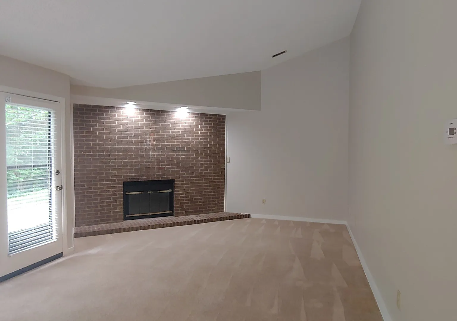 Wonderful 2 bed, 2 bath Townhome! — Photo 4