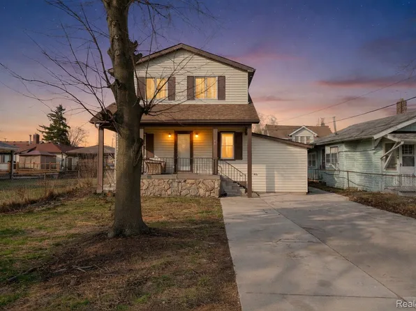 22453 E Ten Mile Rd, Saint Clair Shores, MI 48080