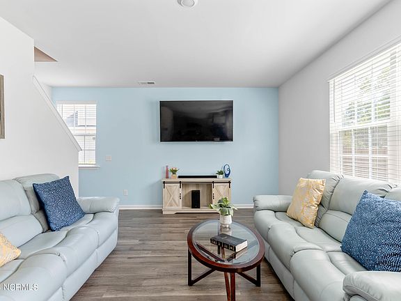 3rd image of 5395 Black Oak Court