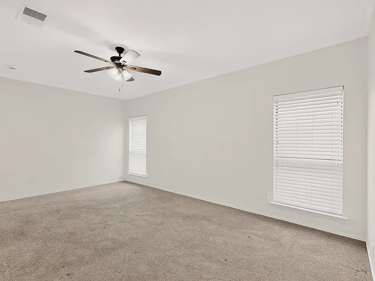 817 Edmonton Dr — Photo 18