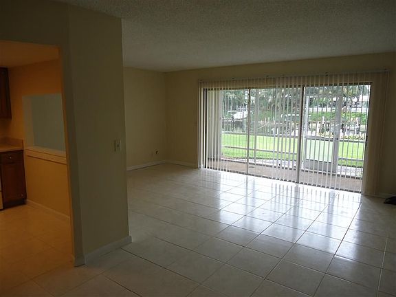3rd image of 342 Southwind Dr APT 107