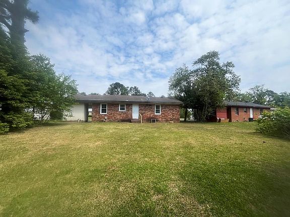 5th image of 805 Ponderosa Dr