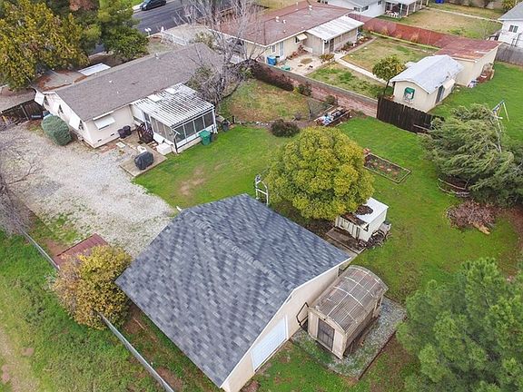4th image of 241 W Avenue L