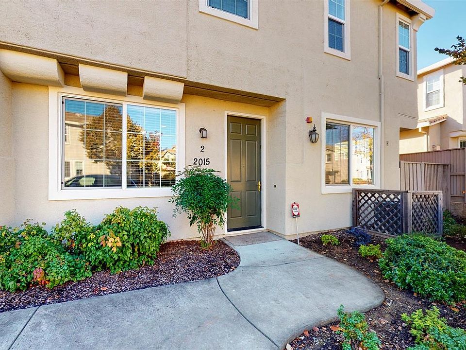 1st image of 2015 Sierra View Cir Unit 2