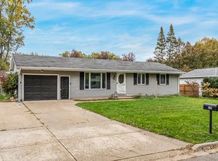 509 Blackhawk Dr, Green Bay, WI 54301