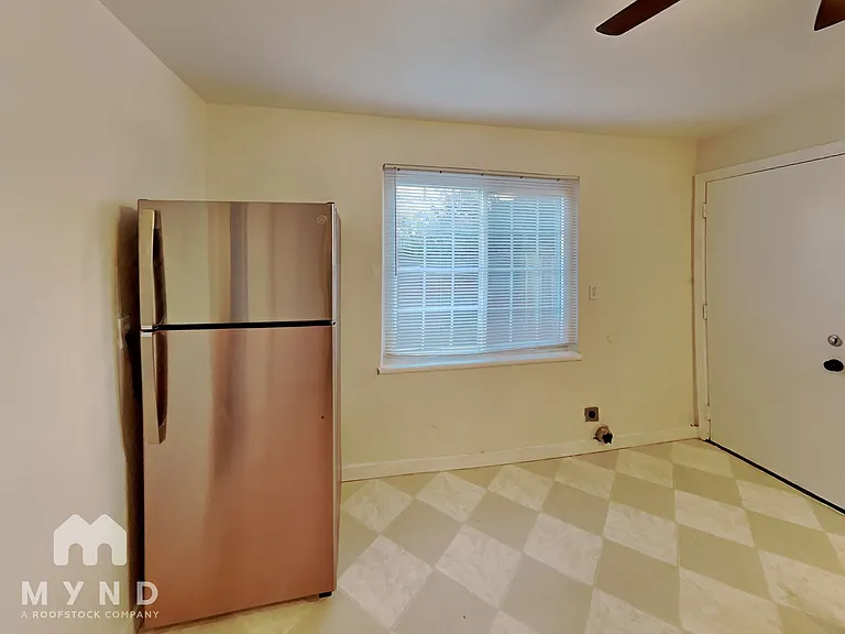 2048 81st Ave — Photo 7