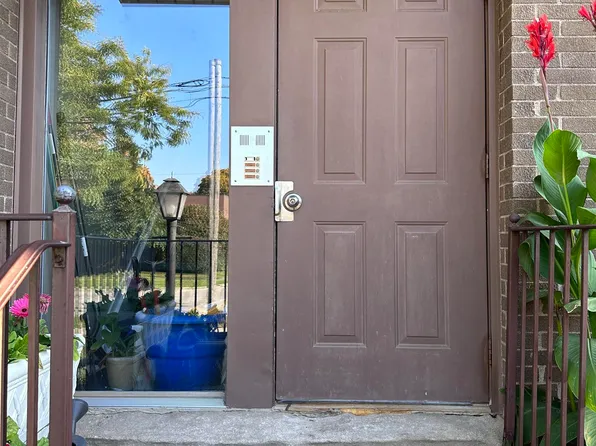 27 Dickinson St, Mount Clemens, MI 48043