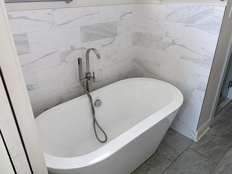 Soaking tub
