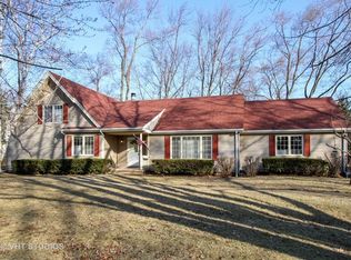 30 Parkview Ct, Crystal Lake, IL 60012