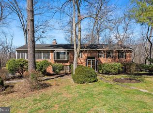 19649 Youngs Cliff Rd, Sterling, VA 20165