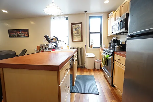 Rented by Corcoran | media 27