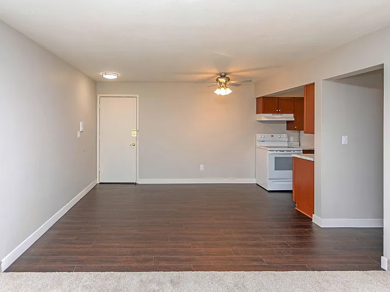Edgerton Highlands Apartments — Photo 22