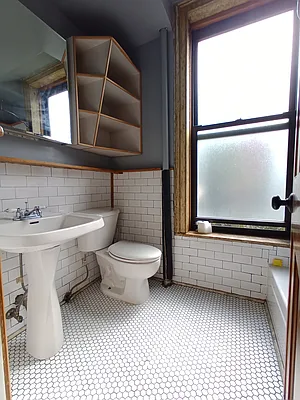 Rented by City Vista Inc | media 12