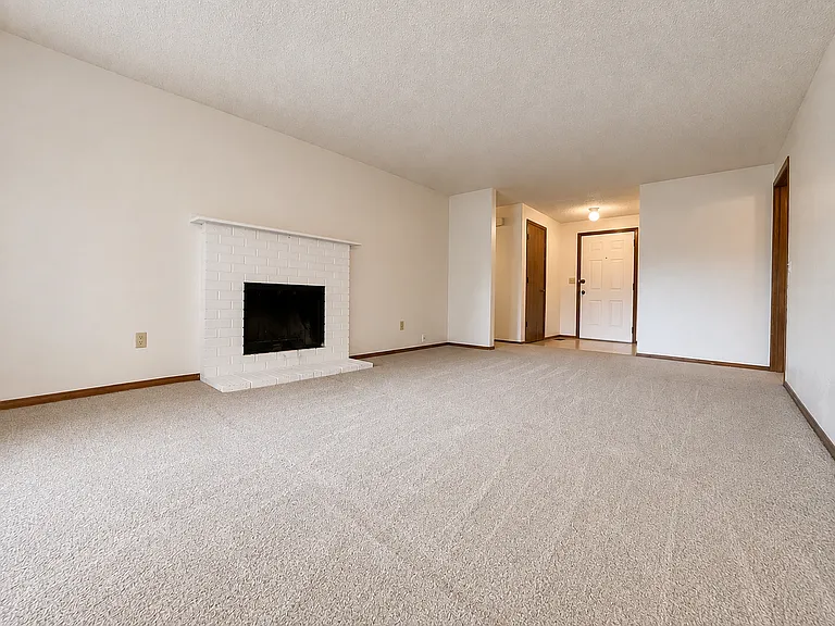 21318 SE Alder Ct — Photo 2