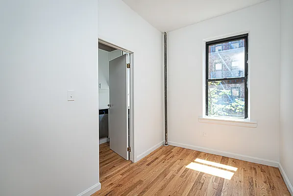 Rented by Guy Goldman, LREB | media 17