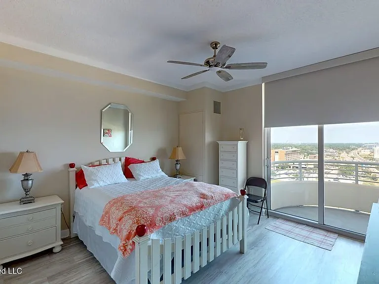 2060 Beach Blvd #1407 — Photo 15