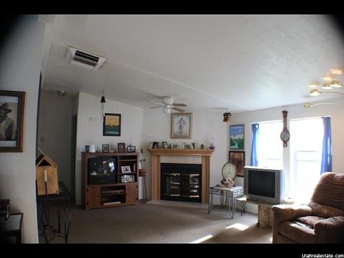 4th image of 4053 W Basils Way