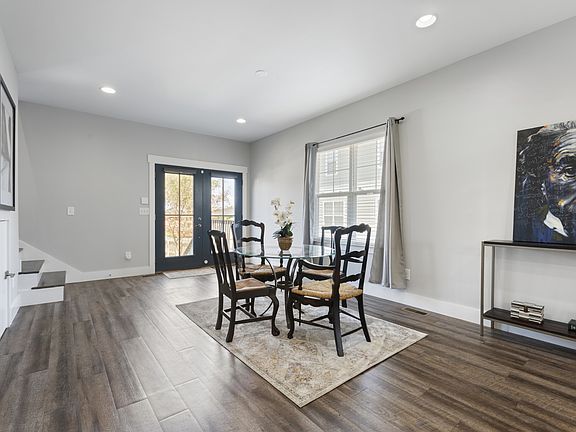 5th image of 1734 Pecan St #1