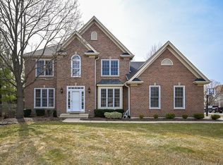 1N569 Bob O Link Dr, Winfield, IL 60190