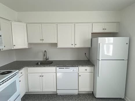2nd image of 13 Doris Dr #C