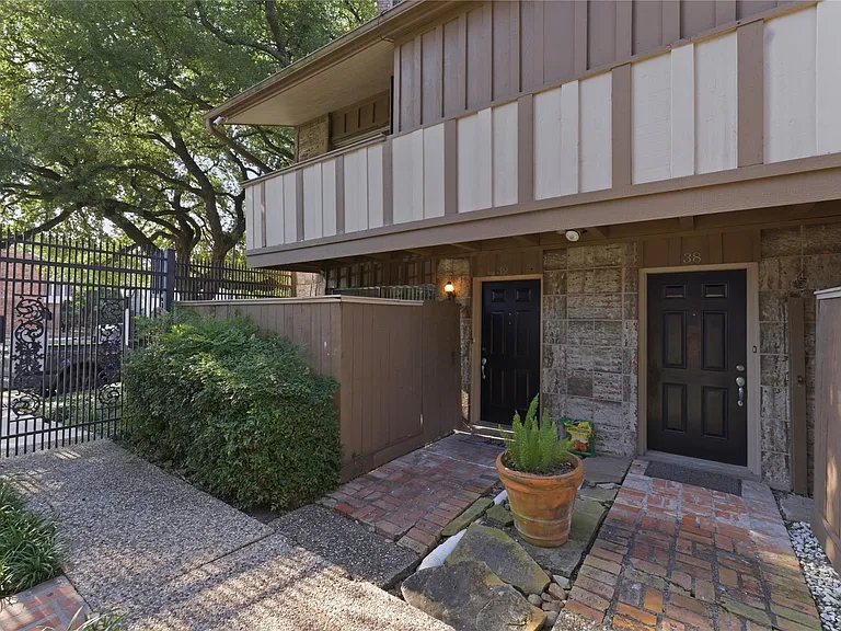 2574 Marilee Ln #39 — Photo 2