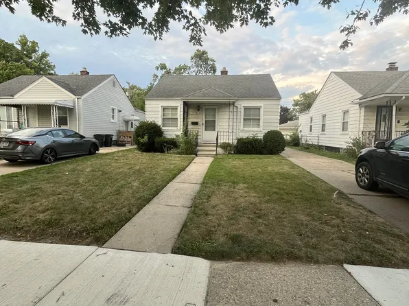 18961 Woodside St, Harper Woods, MI 48225