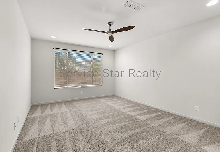 3407 E Louise Dr — Photo 20