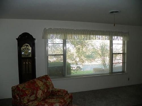 3rd image of 413 Hillside Dr