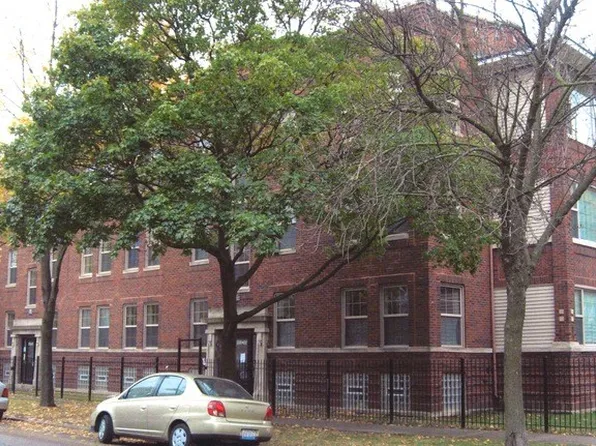 3555 W Ainslie St #P-1, Chicago, IL 60625
